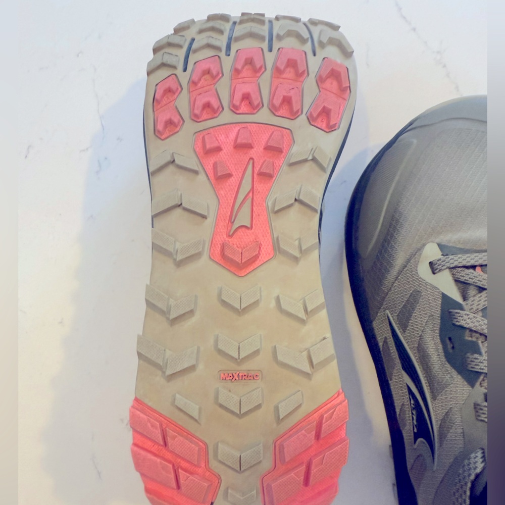 Altra Women's Lone Peak Trail Runners Dusty Olive - Picture 4 of 9